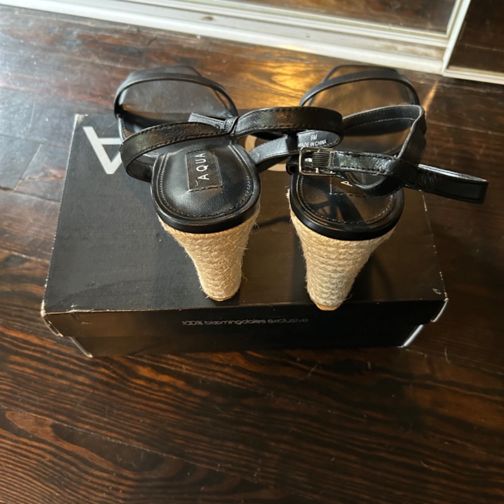 Shoes - Picture 2 of 4